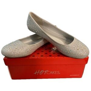 SALE - NIB - Silver rhinestone sparkle Orleans flats by Hotcakes - sz 8